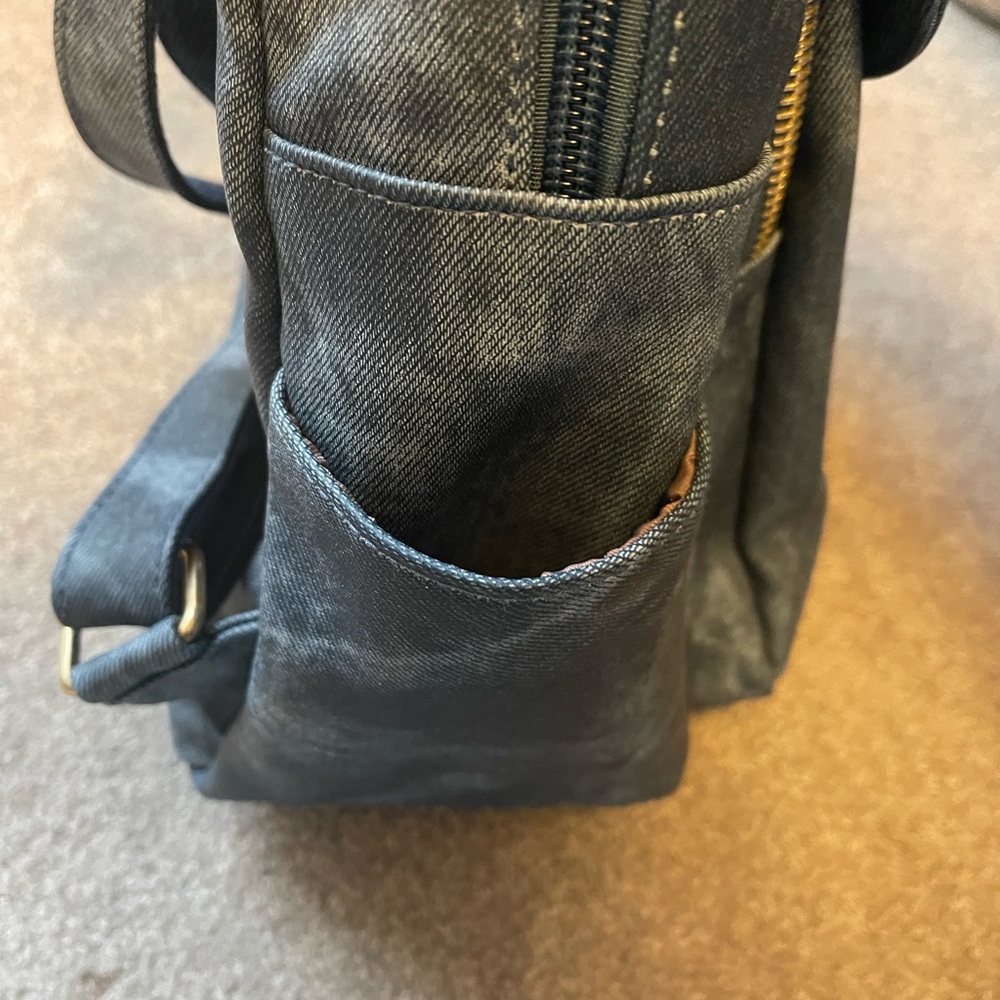 Blue book bag with matching pouch wristlet - Picture 5 of 7